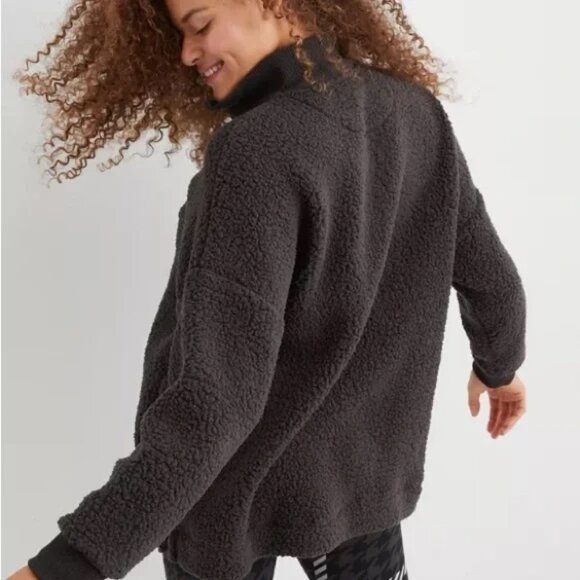 NWT Aerie Dream Sherpa Quarter Zip Sweatshirt Black size- MEDIUM - Picture 2 of 5